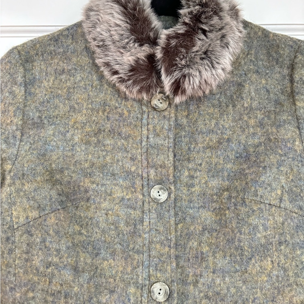 Green jacket - Picture 3 of 16